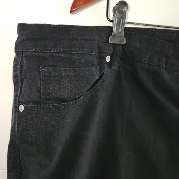 Style & Co. Black Plus Size 24w Capris - Picture 3 of 10